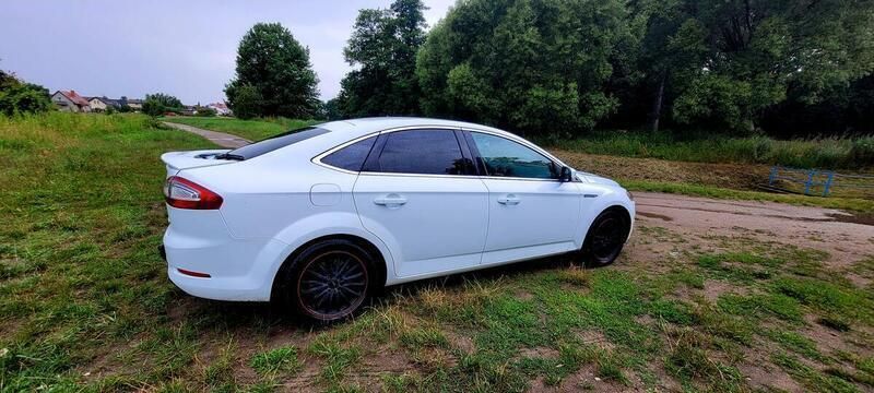 Biały Używany 2012 Ford Mondeo Titanium Hatchback | 25 900 zł (Uczciwa cena) - Obraz 1/4