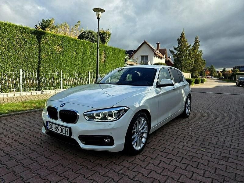 Biały Używany 2019 BMW 118 Hatchback | 63 900 zł (Dobra cena) - Obraz 1/4