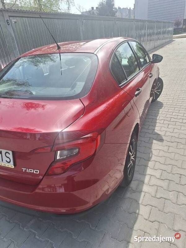 Czerwony Używany 2017 Fiat Tipo Sedan/Limuzyna | 29 500 zł (Dobra cena) - Obraz 1/4