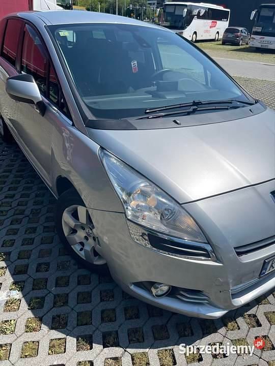 Srebrny Używany 2013 Peugeot 5008 Minivan | 21 300 zł - Obraz 1/4