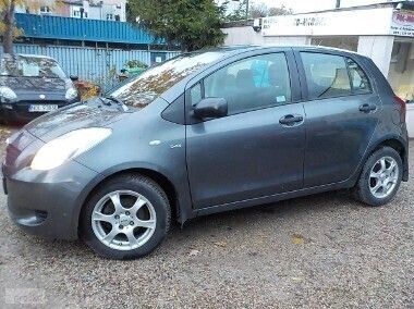 Szary Używany 2008 Toyota Yaris Sol Hatchback | 7900 zł (Dobra cena) - Obraz 1/4