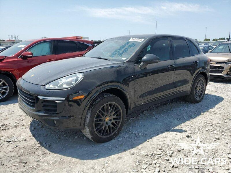 Czarny (metalik) Używany 2017 Porsche Cayenne SUV | 62 500 zł - Obraz 1/4