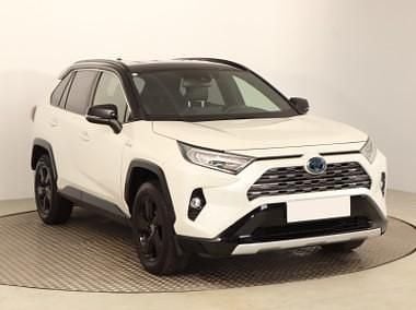 Używany Toyota RAV4 218 KM (160 kW) 2020 Biały SUV