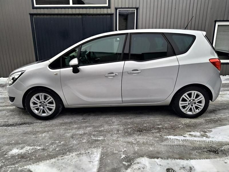 Używany Opel Meriva 140 KM (102 kW) 2015 Srebrny (metalik) Minivan