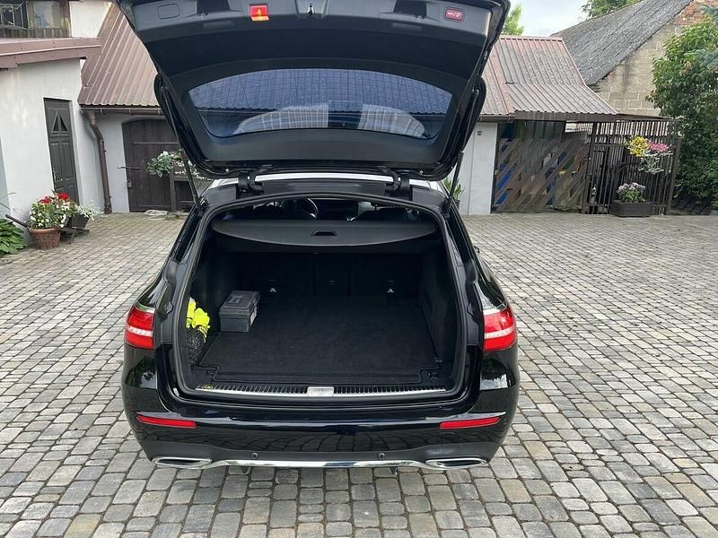 Używany Mercedes E220 2019 Czarny Kombi