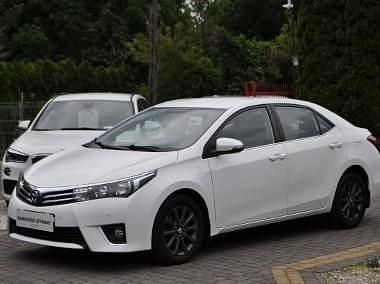 Biały Używany 2015 Toyota Corolla Sedan/Limuzyna | 48 400 zł (Dość drogi) - Obraz 1/4