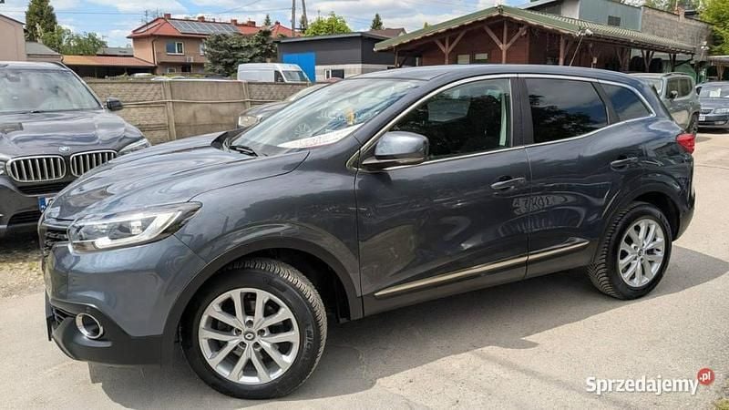 Szary Używany 2015 Renault Kadjar SUV | 42 900 zł (Uczciwa cena) - Obraz 1/4