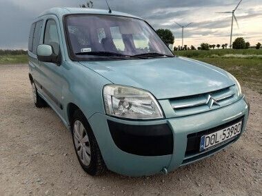 Czarny Używany 2004 Citroën Berlingo Minivan | 7900 zł - Obraz 1/4