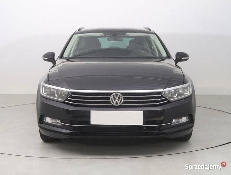 Używany VW Passat 180 KM (132 kW) 2017 Czarny Kombi