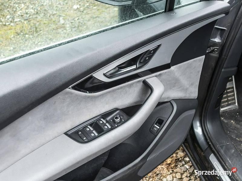 Używany Audi Q7 272 KM (200 kW) 2016 Szary SUV