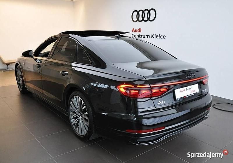 Czarny (metalik) Używany 2024 Audi A8 Ambiente Sedan/Limuzyna | 329 980 zł (Dobra cena) - Obraz 1/4