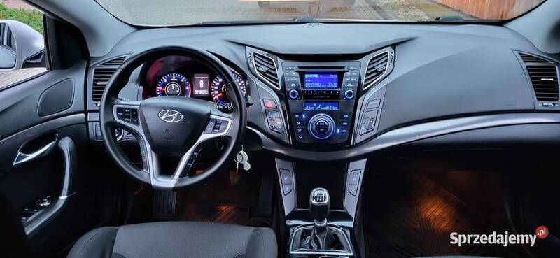 Srebrny Używany 2011 Hyundai i40 Sedan/Limuzyna | 30 900 zł (Dość drogi) - Obraz 1/4