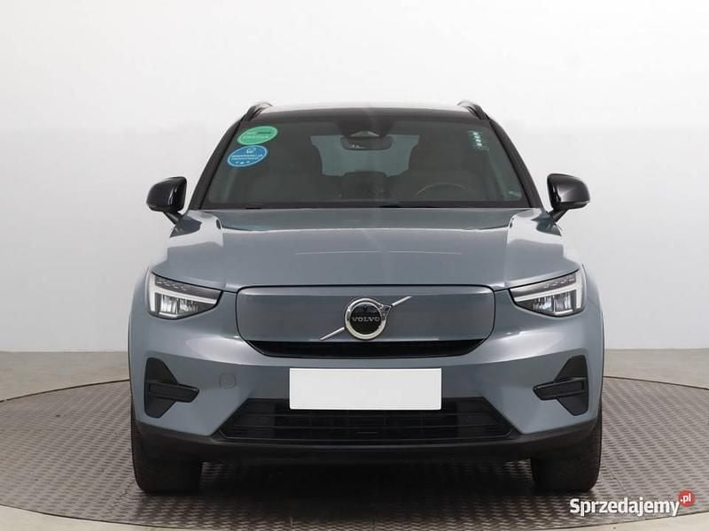 Szary Używany 2023 Volvo XC40 SUV | 137 999 zł (Super Cena) - Obraz 1/4