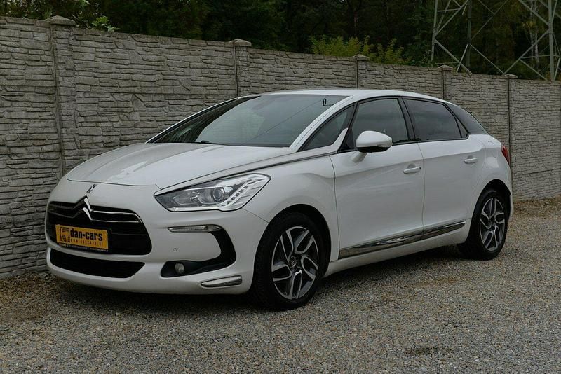 Biały Używany 2014 Citroën DS5 Hatchback | 36 800 zł (Uczciwa cena) - Obraz 1/4