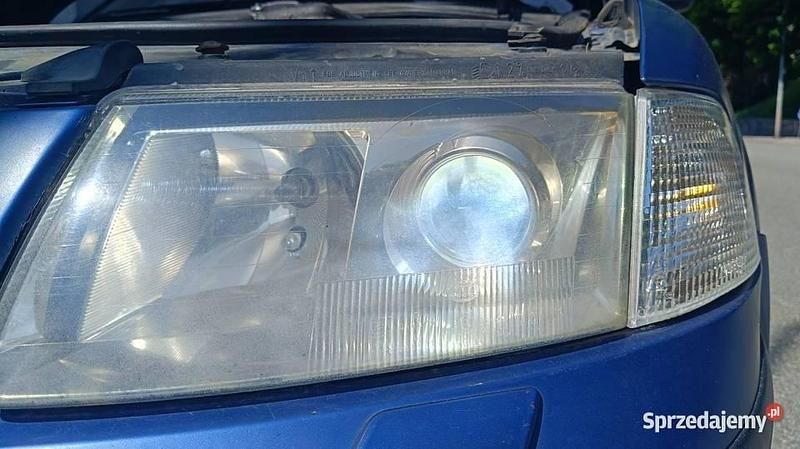 Niebieski Używany 2000 VW Passat Kombi | 3199 zł (Uczciwa cena) - Obraz 1/3