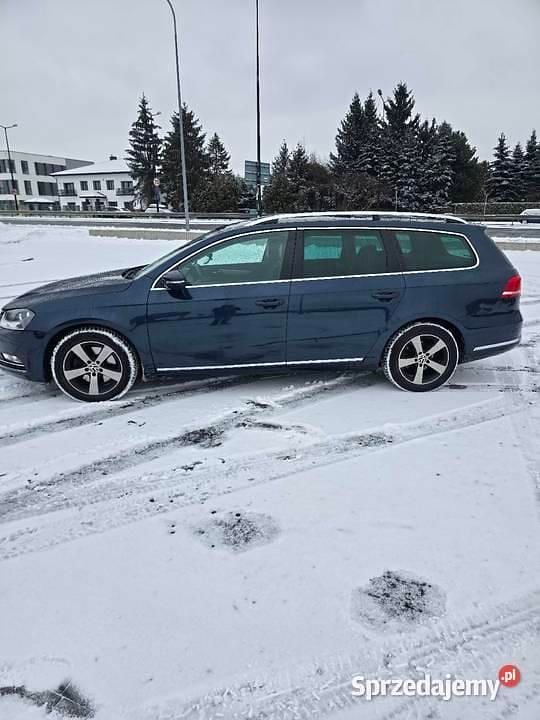 Używany VW Passat 2013 Granatowy Kombi