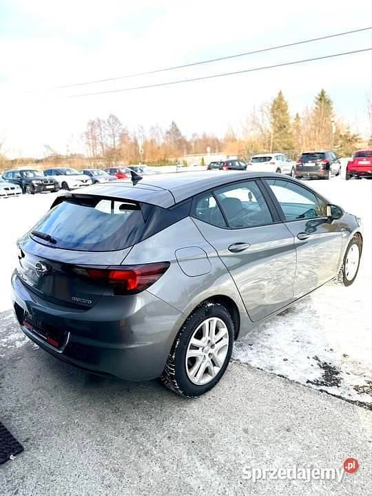 Używany Opel Astra 2018 Szary Hatchback