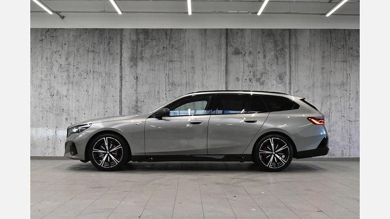 Używany BMW 520 Comfort Edition 197 KM (144 kW) 2025 Oxid grey ii metallic metalizowany Kombi