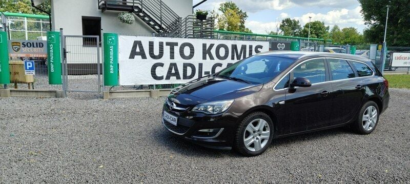 Czarny Używany 2013 Opel Astra Kombi | 22 900 zł (Uczciwa cena) - Obraz 1/4