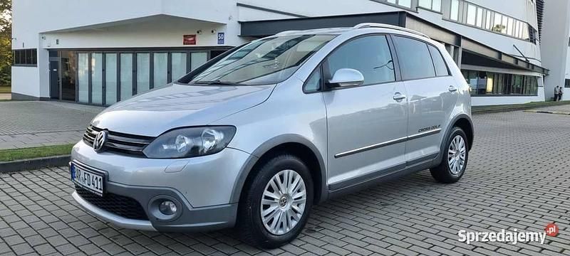 Srebrny Używany 2010 VW Golf Plus Cross Minivan | 19 900 zł (Uczciwa cena) - Obraz 1/4
