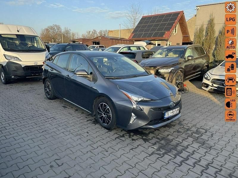 Używany Toyota Prius 122 KM (89 kW) 2017 Czarny SUV