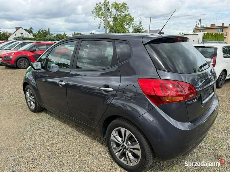 Używany Kia Venga 128 KM (94 kW) 2016 Szary Hatchback