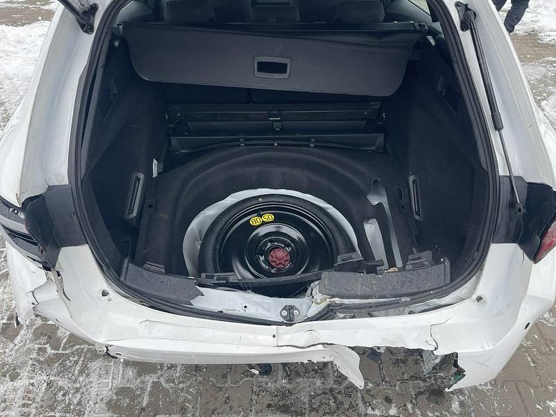 Używany Toyota Corolla 140 KM (102 kW) 2025 Biały Kombi