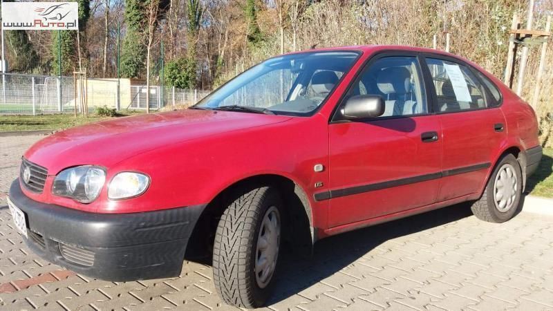 Czerwony Używany 2000 Toyota Corolla Sedan/Limuzyna | 4950 zł - Obraz 1/4