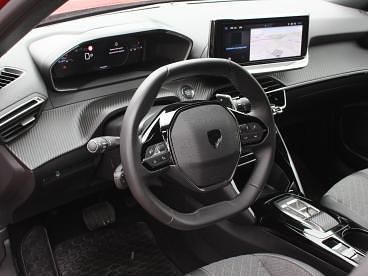 Używany Peugeot 2008 Allure 130 KM (95 kW) 2023 Czerwony SUV