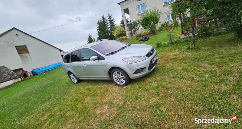 Używany Ford Focus Ghia 2009 Srebrny Sedan/Limuzyna