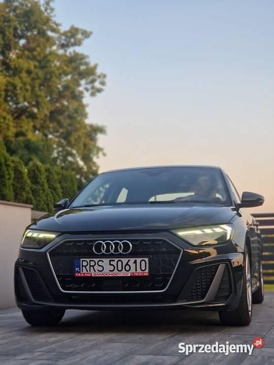 Czarny Używany 2020 Audi A1 S-Line Hatchback | 69 000 zł (Dość drogi) - Obraz 1/4