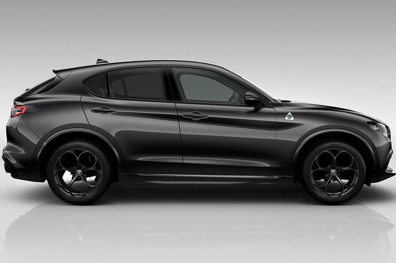 Nowe Alfa Romeo Stelvio Quadrifoglio 520 KM (382 kW) 2025 Lakier specjalny zielony  montreal green SUV