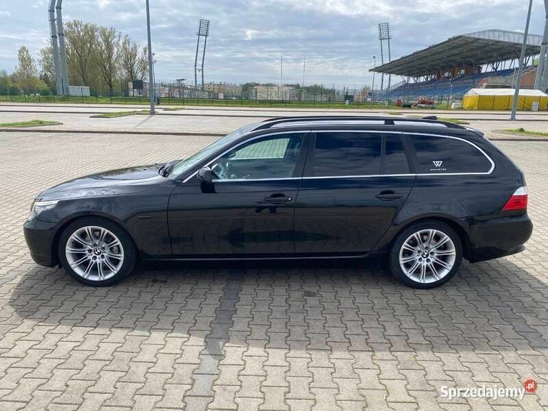 Czarny Używany 2008 BMW 525 Kombi | 32 000 zł - Obraz 1/4