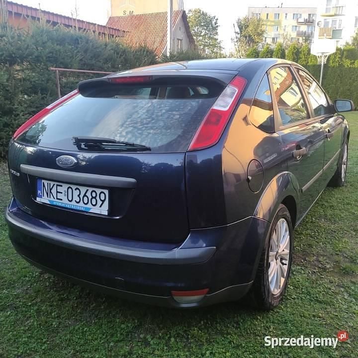 Używany Ford Focus 2005 Granatowy Hatchback