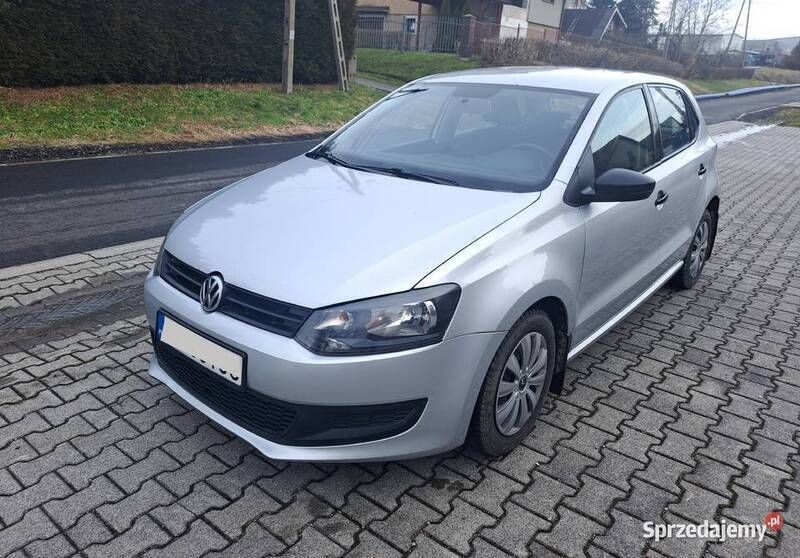 Szary Używany 2010 VW Polo Sedan/Limuzyna | 12 900 zł (Uczciwa cena) - Obraz 1/4