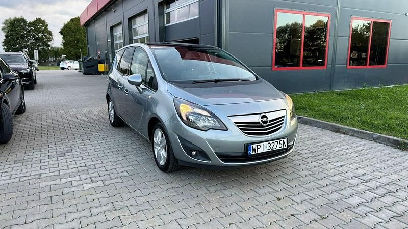 Używany Opel Meriva 140 KM (102 kW) 2011 Szary (metalik) Minivan