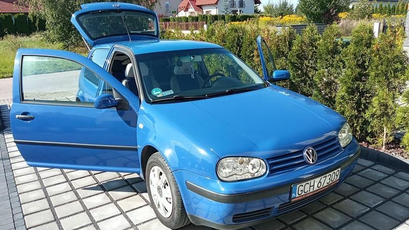 Niebieski Używany 2001 VW Golf IV Hatchback | 8500 zł (Drogi) - Obraz 1/4