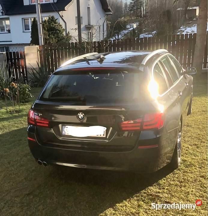 Czarny Używany 2011 BMW 520 Kombi | 36 500 zł (Drogi) - Obraz 1/4