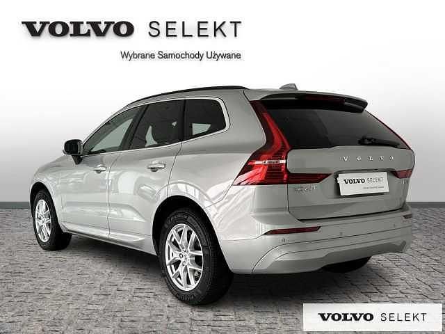 Używany Volvo XC60 250 KM (183 kW) 2025 Srebrny SUV