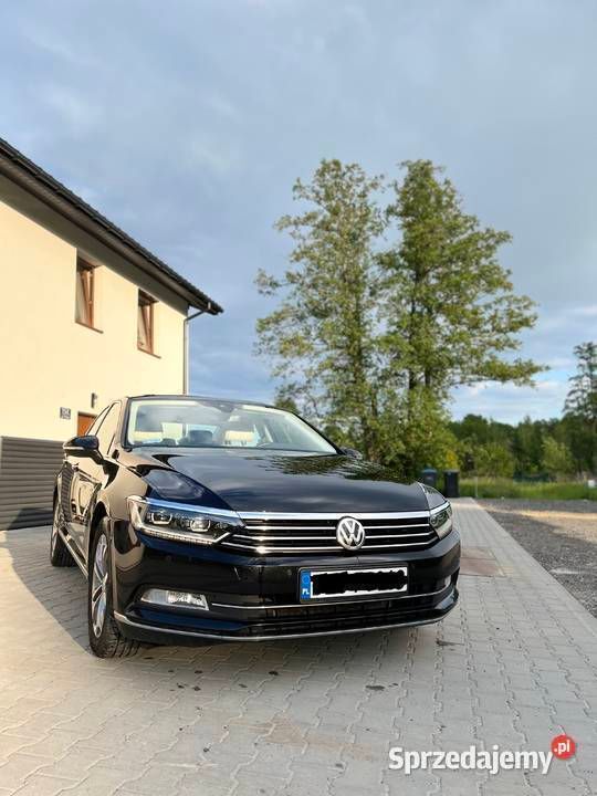 Czarny Używany 2017 VW Passat Sedan/Limuzyna | 83 900 zł - Obraz 1/4