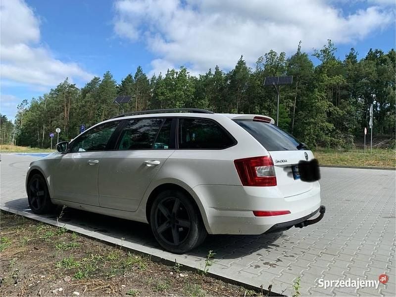 Używany Skoda Octavia 105 KM (77 kW) 2013 Biały Kombi