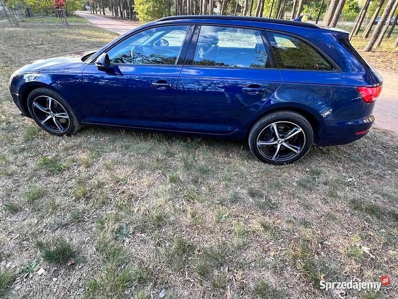 Niebieski Używany 2017 Audi A4 Kombi | 66 000 zł (Uczciwa cena) - Obraz 1/4
