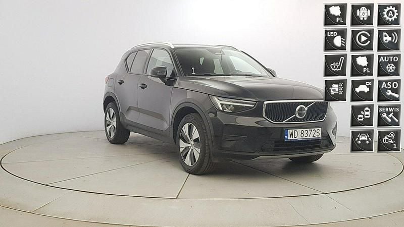 Czarny Używany 2022 Volvo XC40 Core SUV | 119 850 zł (Uczciwa cena) - Obraz 1/4