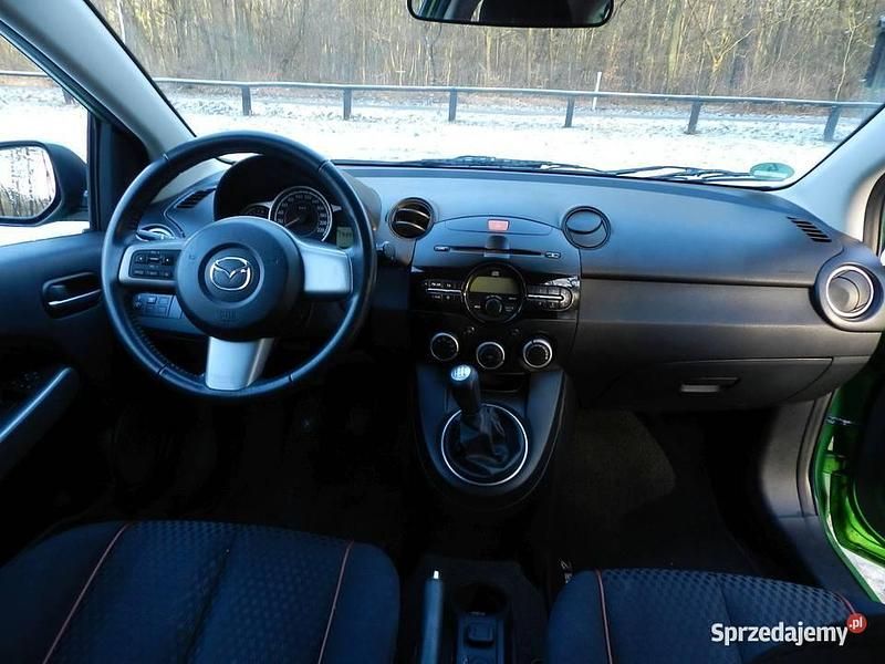 Zielony Używany 2010 Mazda 2 Hatchback | 11 000 zł (Uczciwa cena) - Obraz 1/4
