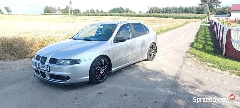 Srebrny Używany 2002 Seat Leon Sport Hatchback | 18 000 zł (Drogi) - Obraz 1/4