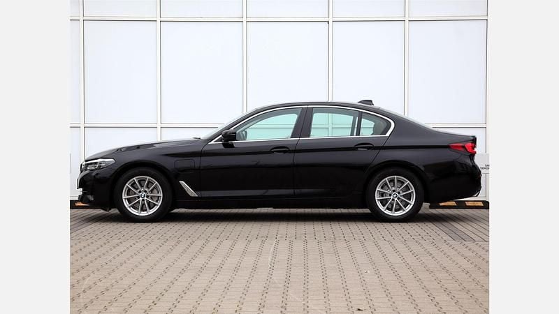 Używany BMW 530e 292 KM (214 kW) 2021 Czarny Sedan/Limuzyna