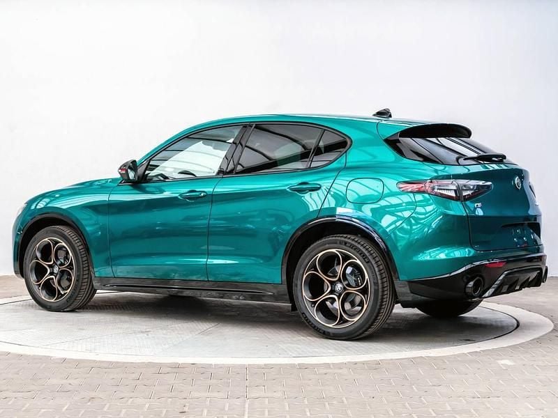 Lakier specjalny zielony montreal green Nowe 2025 Alfa Romeo Stelvio SUV | 269 723 zł - Obraz 1/4