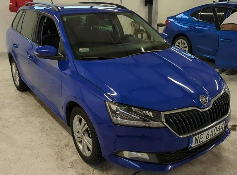 Używany Skoda Fabia 95 KM (69 kW) 2021 Niebieski Kombi