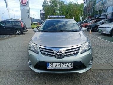 Srebrny Używany 2012 Toyota Avensis Sedan/Limuzyna | 28 900 zł (Uczciwa cena) - Obraz 1/4