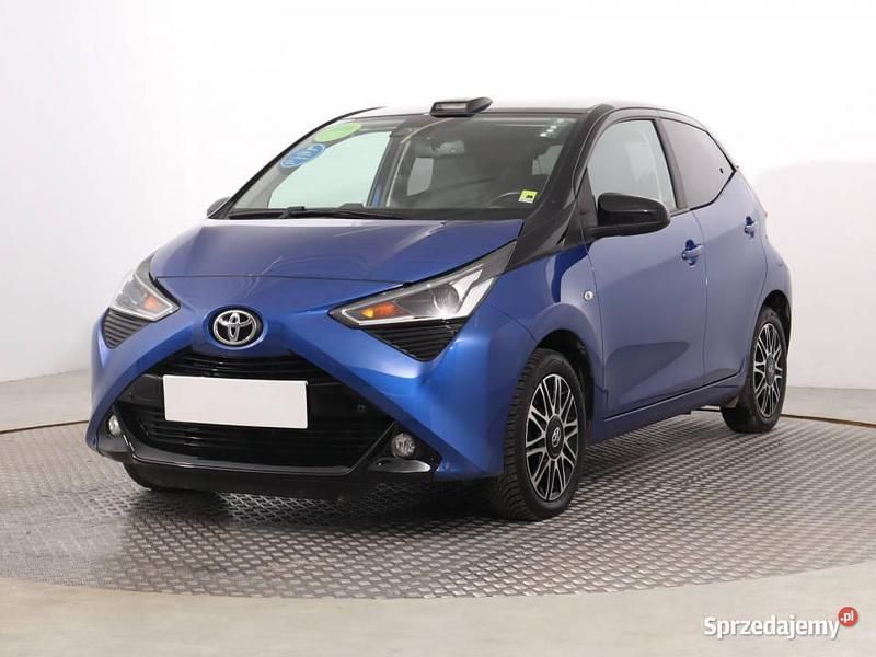 Używany Toyota Aygo 72 KM (52 kW) 2020 Niebieski Hatchback